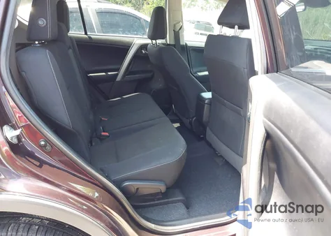 2018 Toyota Rav4 Xle z USA, uszkodzony, nr VIN 2T3RFREV1JW818607